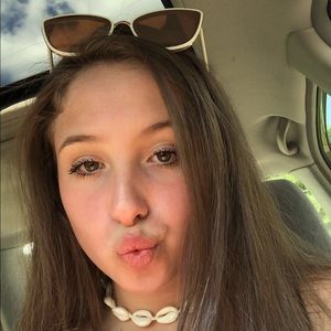 Meet your Posher, Savannah